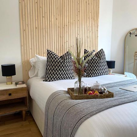 Stylish & Chic Central Apartment With Hot Tub パース エクステリア 写真