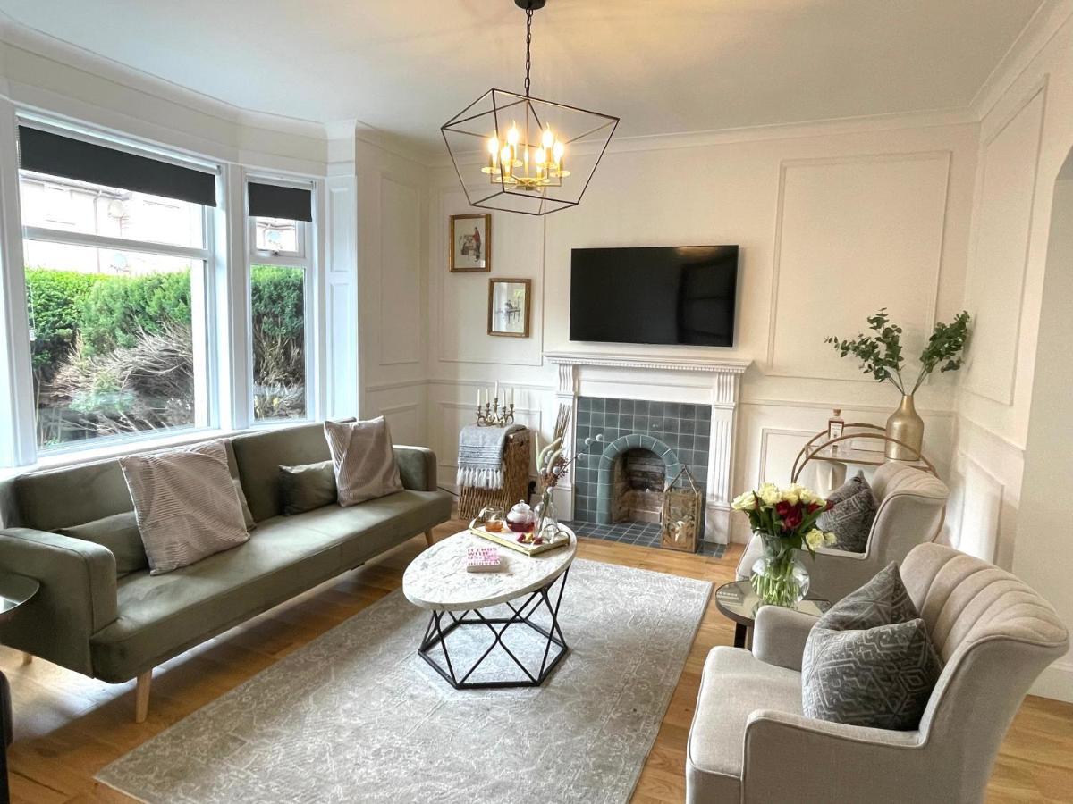 Stylish & Chic Central Apartment With Hot Tub パース エクステリア 写真